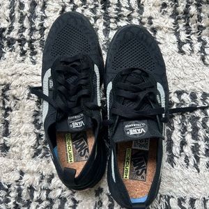 Vans UltraRange EXO Running shoes size 10